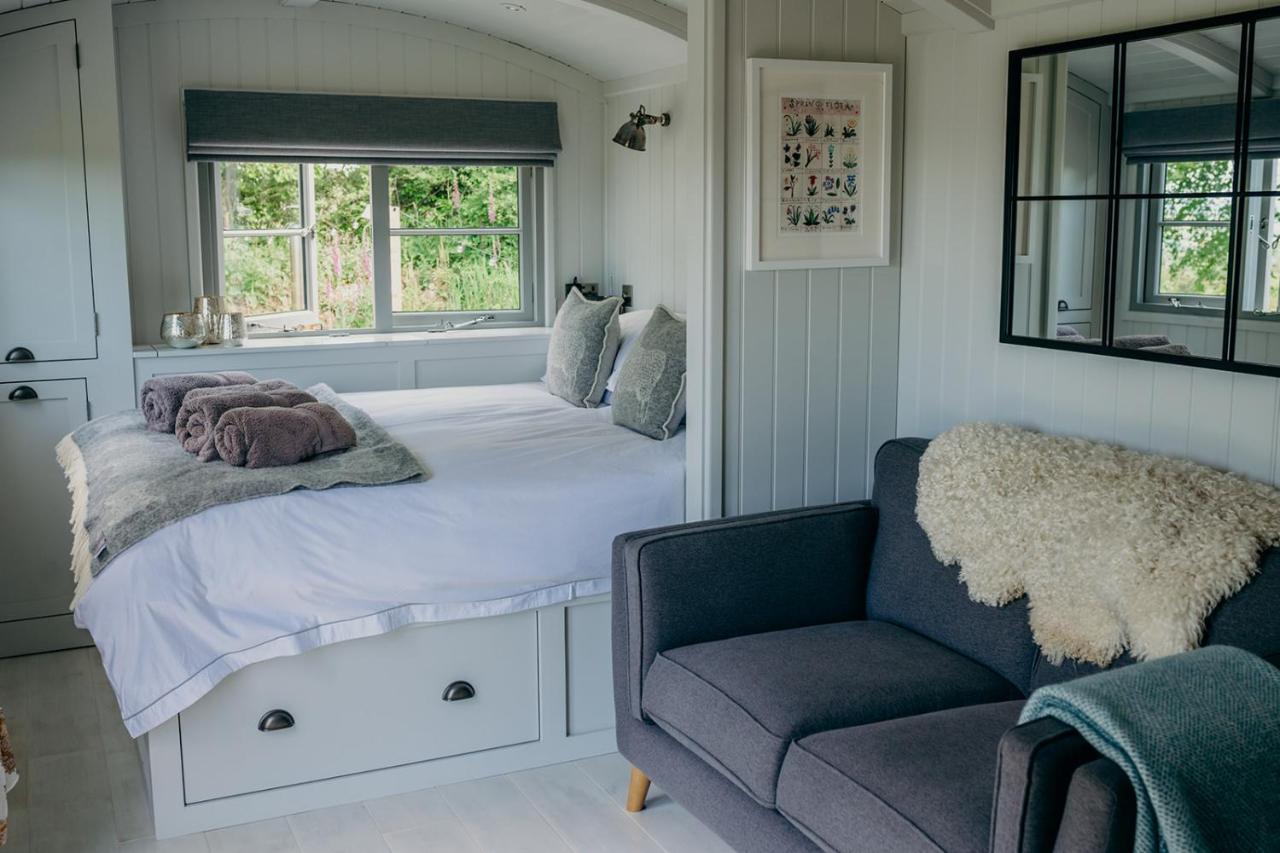 Blatchford Briar - Award Winning Private Shephards Huts With Their Own Secluded Hot Tubs Milton Abbot Luaran gambar