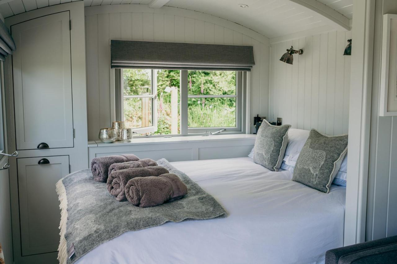 Blatchford Briar - Award Winning Private Shephards Huts With Their Own Secluded Hot Tubs Milton Abbot Luaran gambar