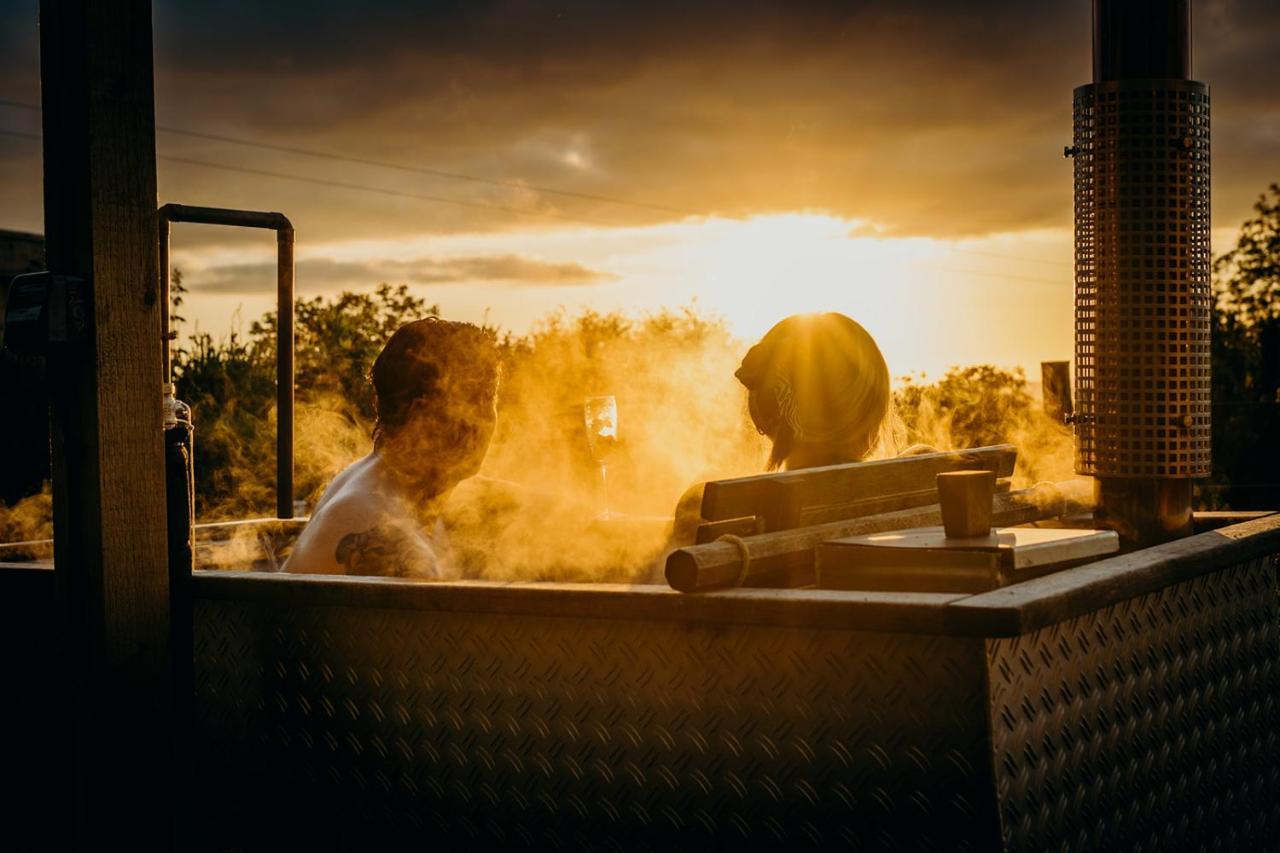 Blatchford Briar - Award Winning Private Shephards Huts With Their Own Secluded Hot Tubs Milton Abbot Luaran gambar